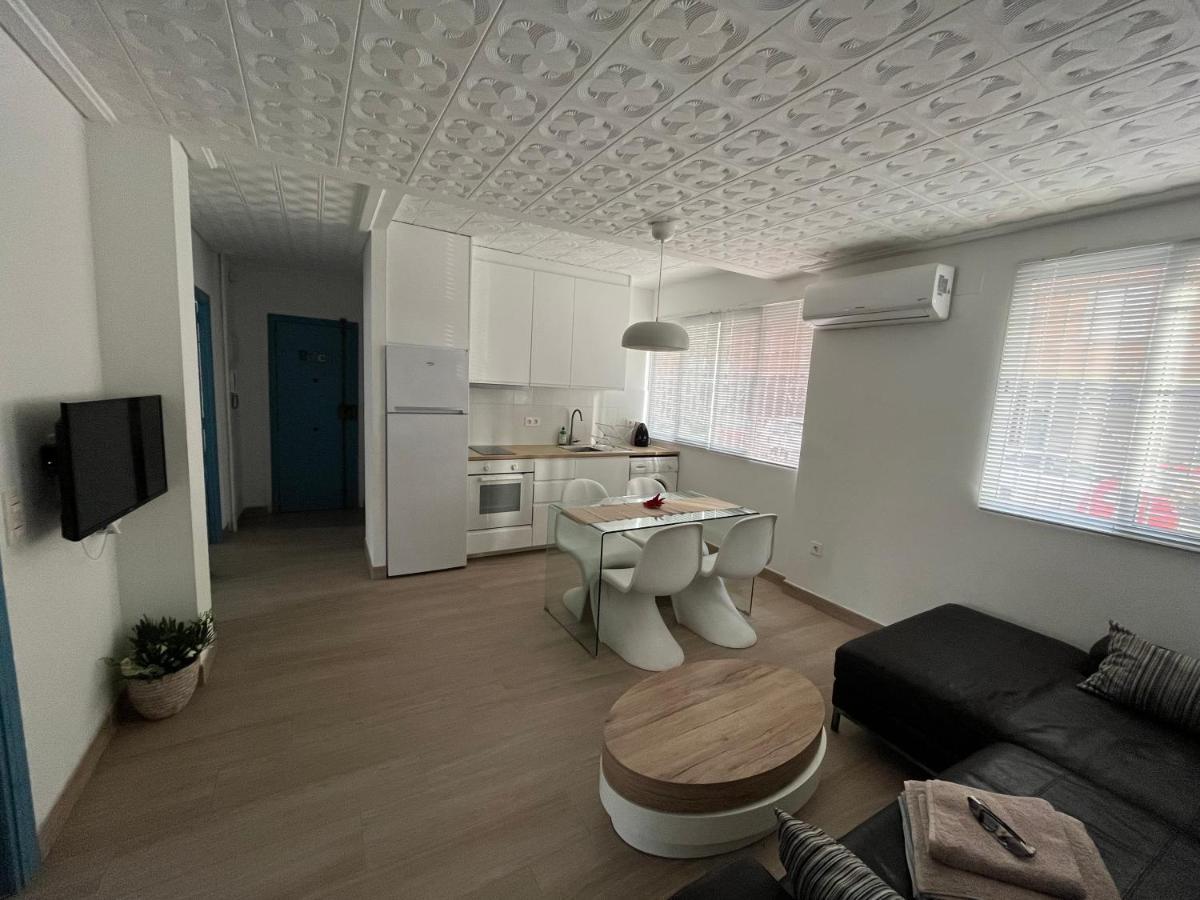 Modernized 3-Bedroom Flat 500M To The Beach Валенсия Екстериор снимка